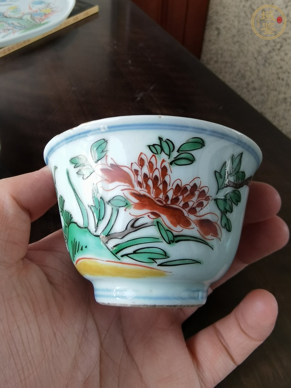 古玩陶瓷日本五彩花卉紋杯真品鑒賞圖