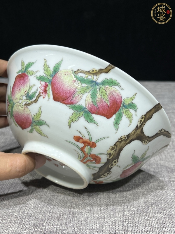 古玩陶瓷粉彩壽桃紋大碗真品鑒賞圖