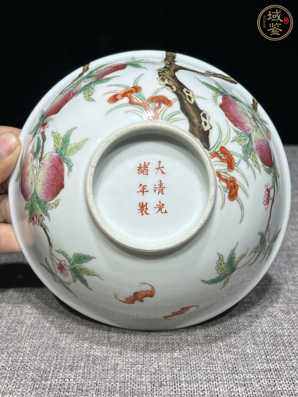 古玩陶瓷粉彩壽桃紋大碗真品鑒賞圖