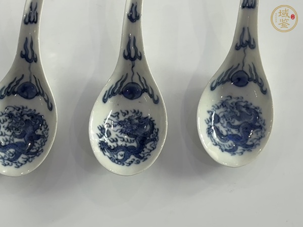 古玩陶瓷青花龍紋調(diào)羹真品鑒賞圖