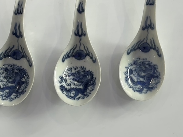 古玩陶瓷青花火焰龍紋調(diào)羹勺子拍賣，當(dāng)前價格2288元