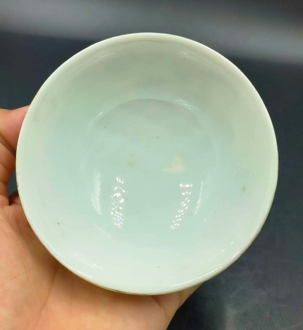 古玩陶瓷民國時期粉彩劉海戲金蟾圖茶碗拍賣，當(dāng)前價格0元