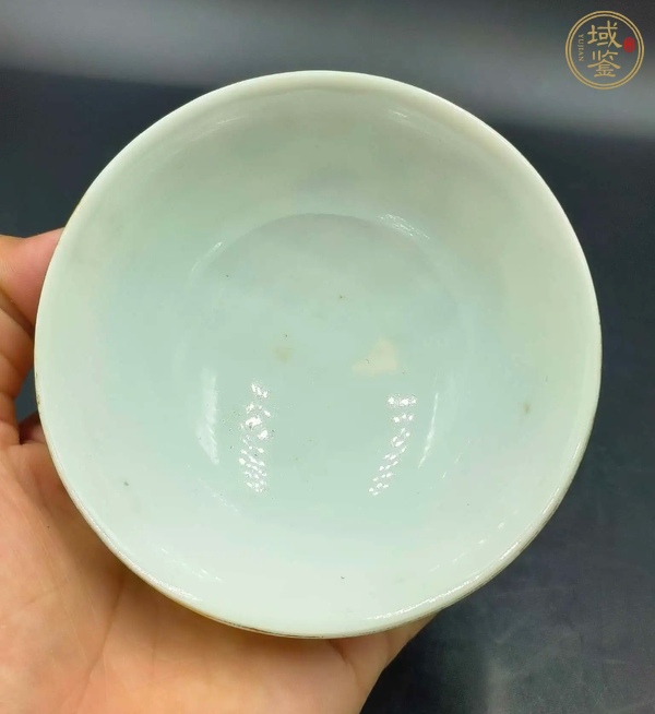古玩陶瓷粉彩劉海戲金蟾圖茶碗真品鑒賞圖