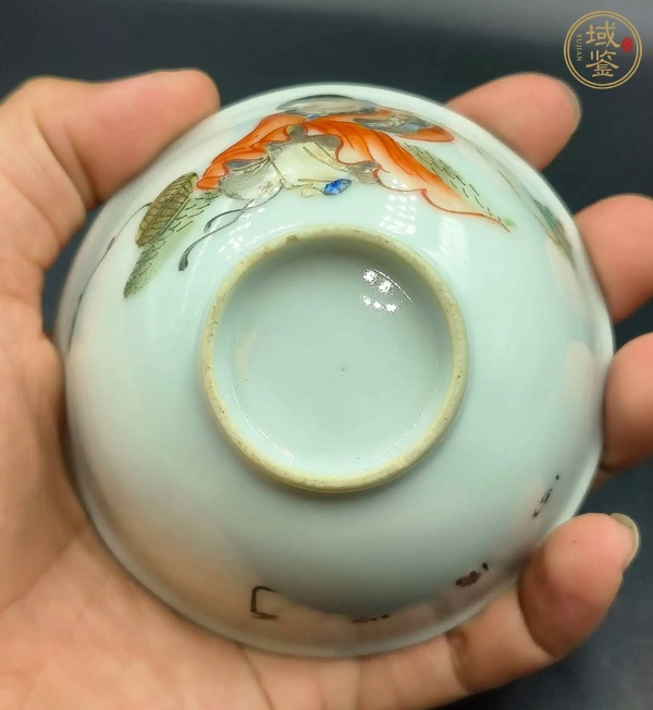 古玩陶瓷粉彩劉海戲金蟾圖茶碗真品鑒賞圖