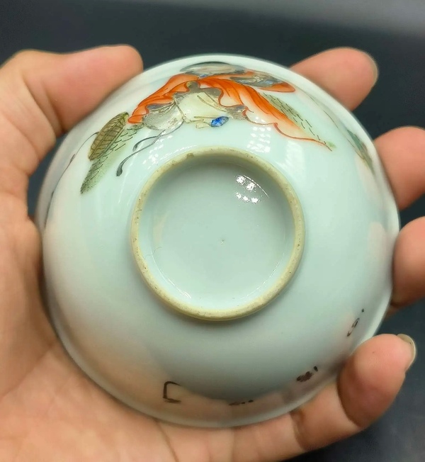 古玩陶瓷民國時期粉彩劉海戲金蟾圖茶碗拍賣，當(dāng)前價格0元