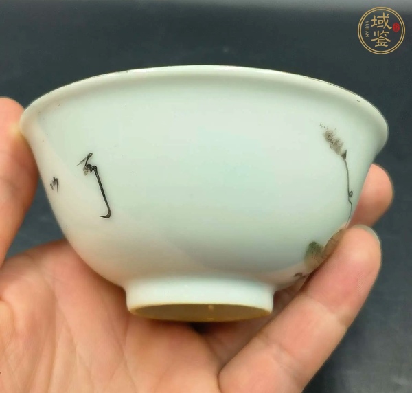 古玩陶瓷粉彩劉海戲金蟾圖茶碗真品鑒賞圖