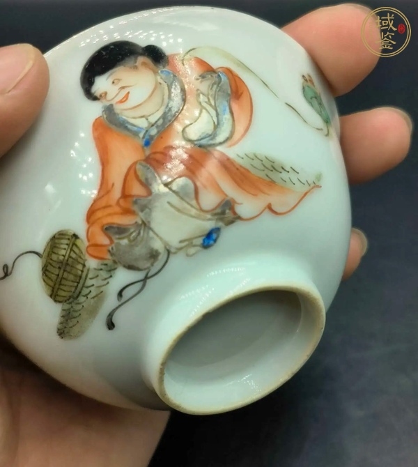 古玩陶瓷粉彩劉海戲金蟾圖茶碗真品鑒賞圖