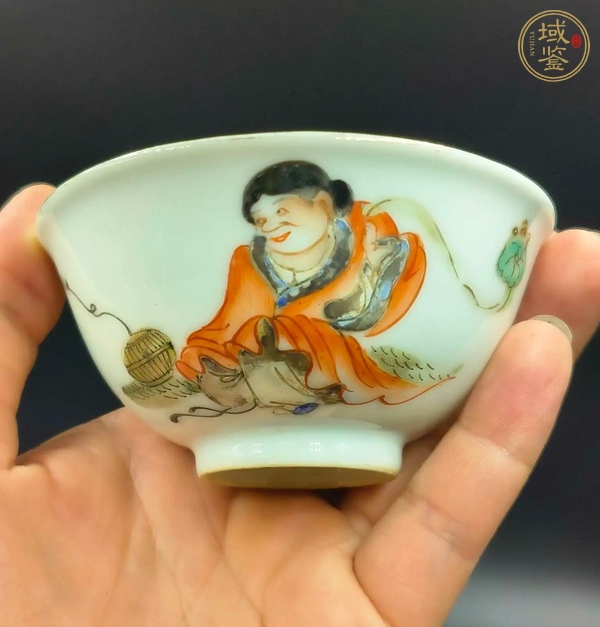 古玩陶瓷粉彩劉海戲金蟾圖茶碗真品鑒賞圖