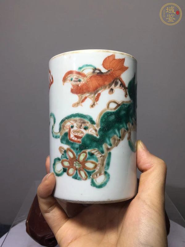 古玩陶瓷晚清獅紋筆筒真品鑒賞圖
