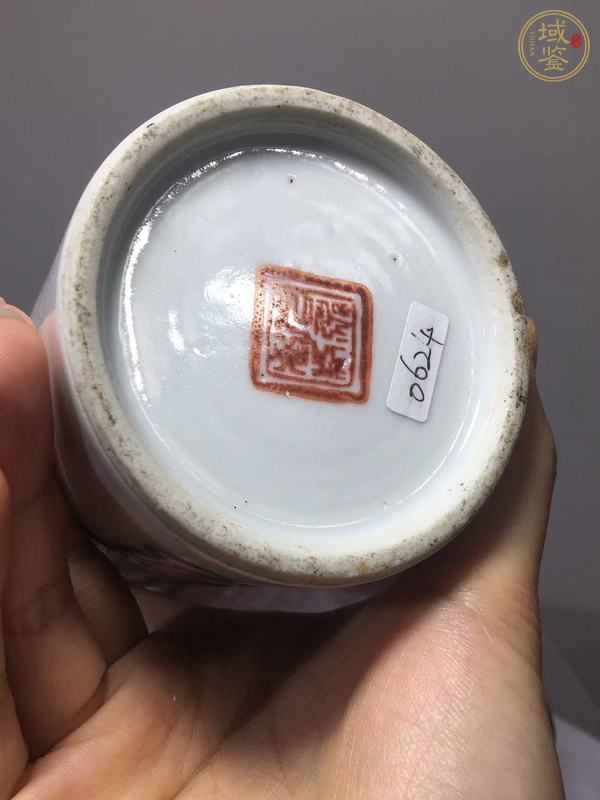 古玩陶瓷晚清獅紋筆筒真品鑒賞圖