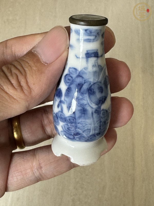 古玩陶瓷清晚期 青花人物紋瓶真品鑒賞圖
