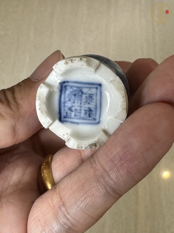 古玩陶瓷清晚期 青花人物紋瓶真品鑒賞圖