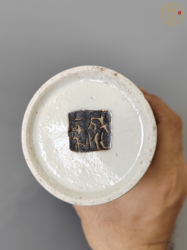 古玩陶瓷哥釉鐵骨泥人物花觚真品鑒賞圖