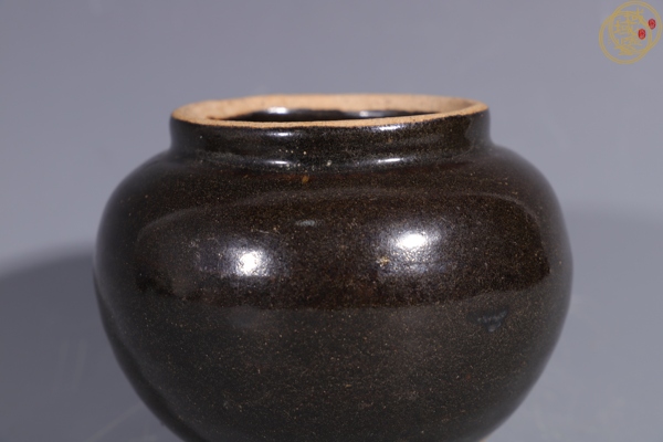 古玩陶瓷黑釉罐真品鑒賞圖