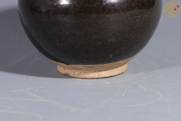 古玩陶瓷黑釉罐真品鑒賞圖