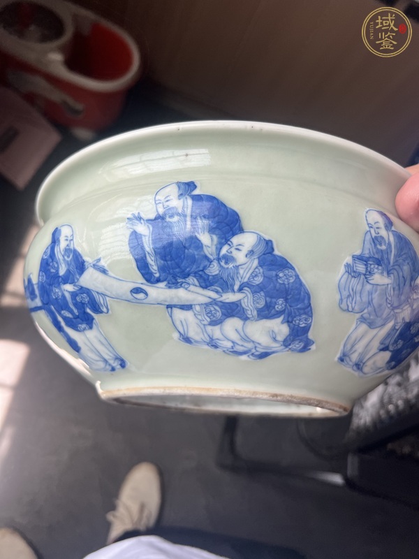 古玩陶瓷豆青釉青花人物故事紋香爐真品鑒賞圖