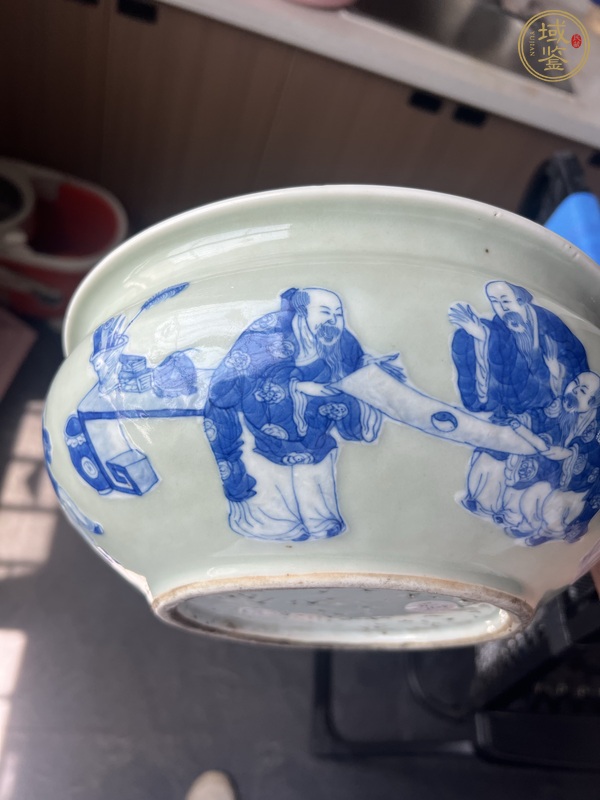 古玩陶瓷豆青釉青花人物故事紋香爐真品鑒賞圖