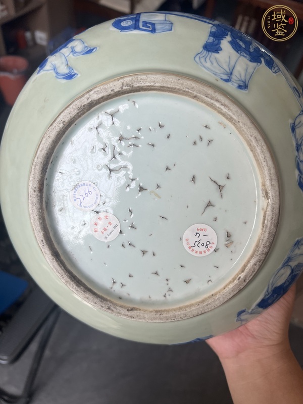 古玩陶瓷豆青釉青花人物故事紋香爐真品鑒賞圖