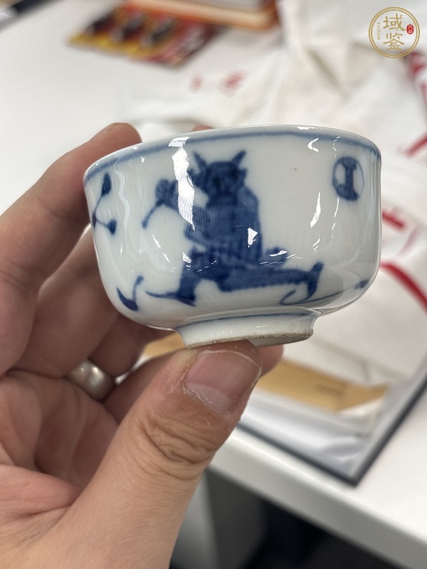 古玩陶瓷日本明治青花魁星圖茶杯真品鑒賞圖