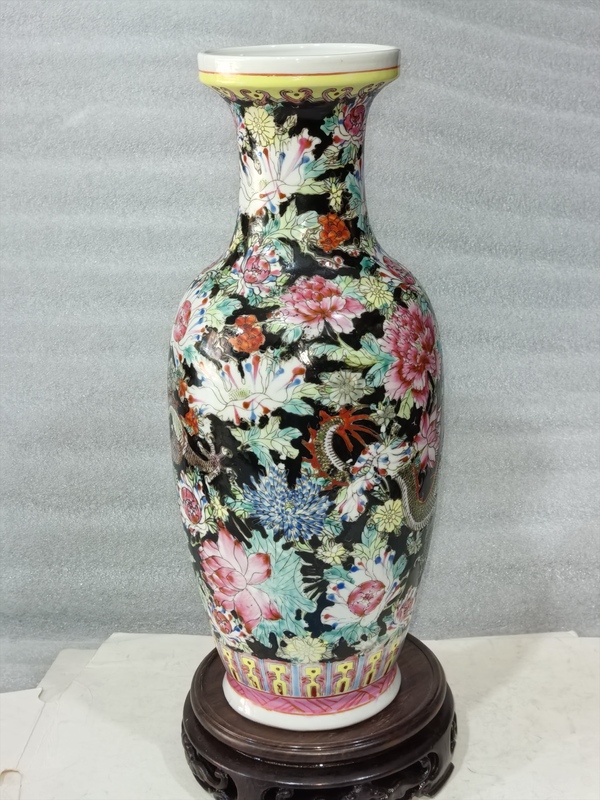 古玩陶瓷墨地粉彩龍穿花紋瓶拍賣，當(dāng)前價(jià)格1688元