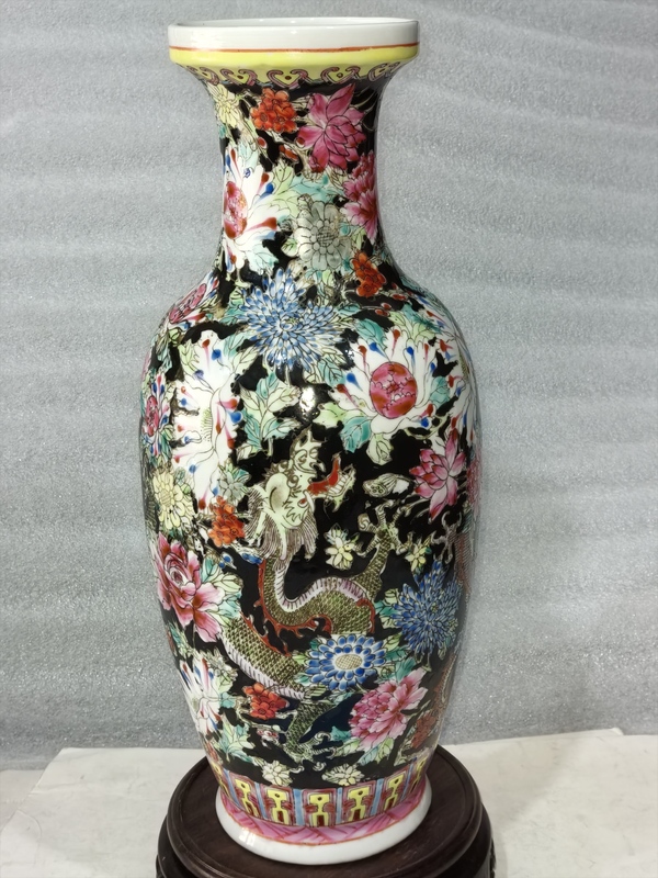古玩陶瓷墨地粉彩龍穿花紋瓶拍賣，當(dāng)前價(jià)格1688元