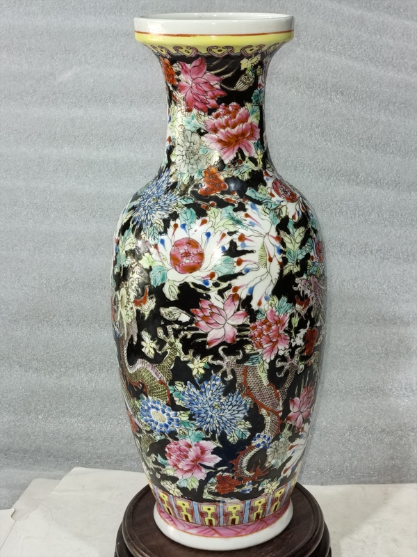 古玩陶瓷墨地粉彩龍穿花紋瓶拍賣，當(dāng)前價(jià)格1688元