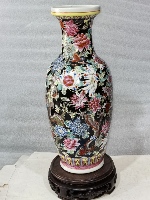 古玩陶瓷墨地粉彩龍穿花紋瓶拍賣，當(dāng)前價(jià)格1688元