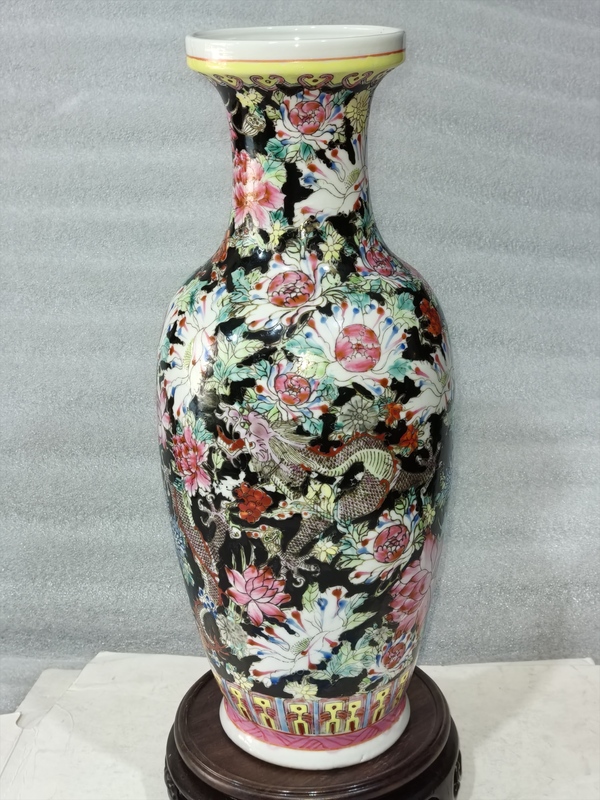 古玩陶瓷墨地粉彩龍穿花紋瓶拍賣，當(dāng)前價(jià)格1688元