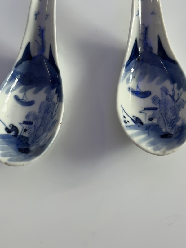 古玩陶瓷青花山水人物垂釣紋調(diào)羹勺子拍賣，當(dāng)前價格588元