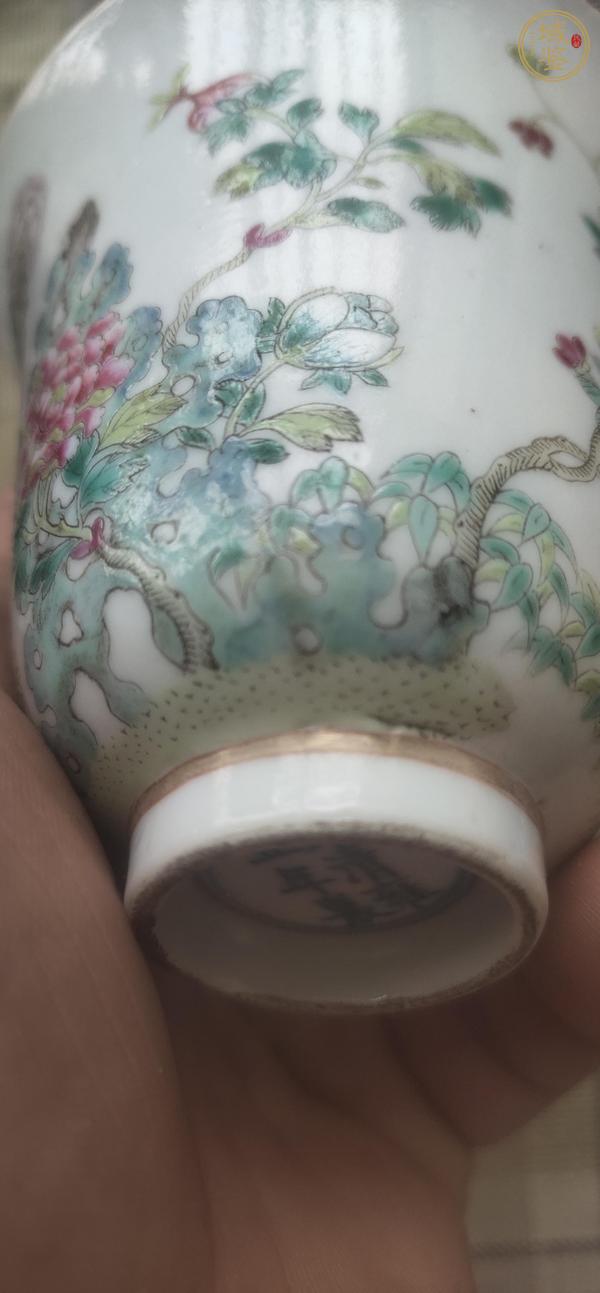 古玩陶瓷粉彩花卉紋鈴鐺杯真品鑒賞圖