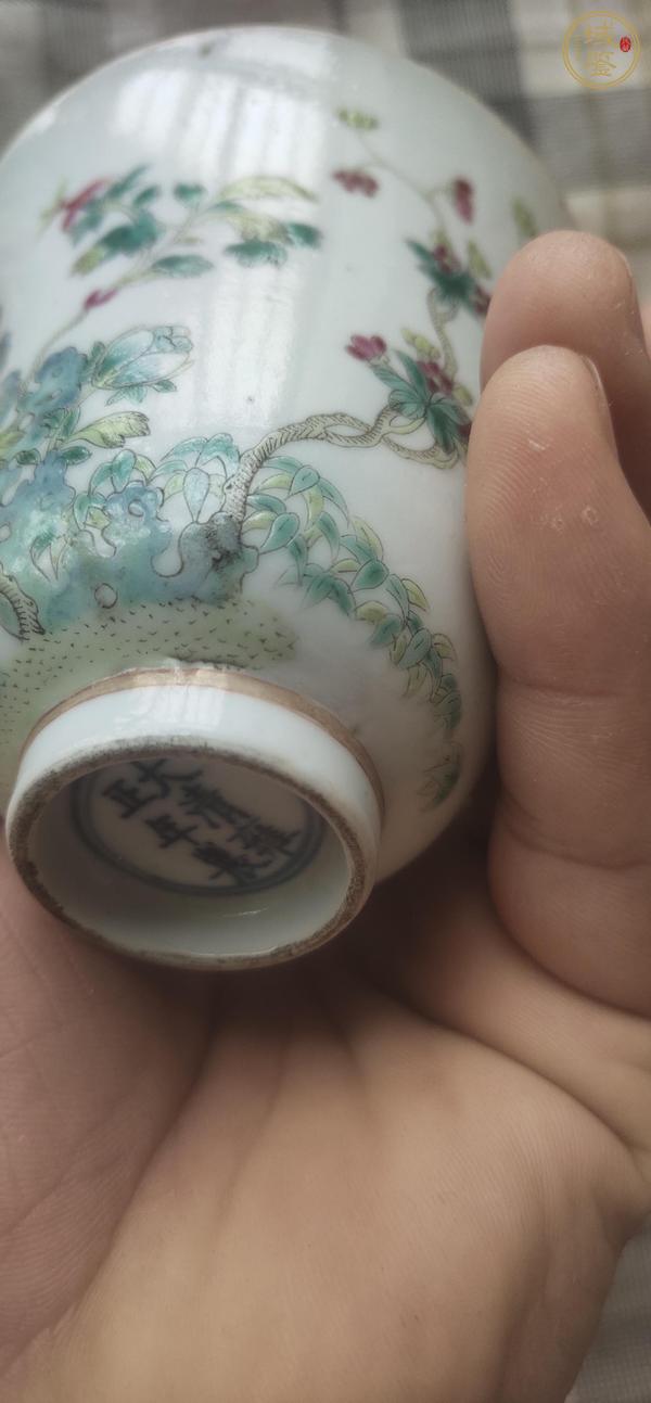 古玩陶瓷粉彩花卉紋鈴鐺杯真品鑒賞圖