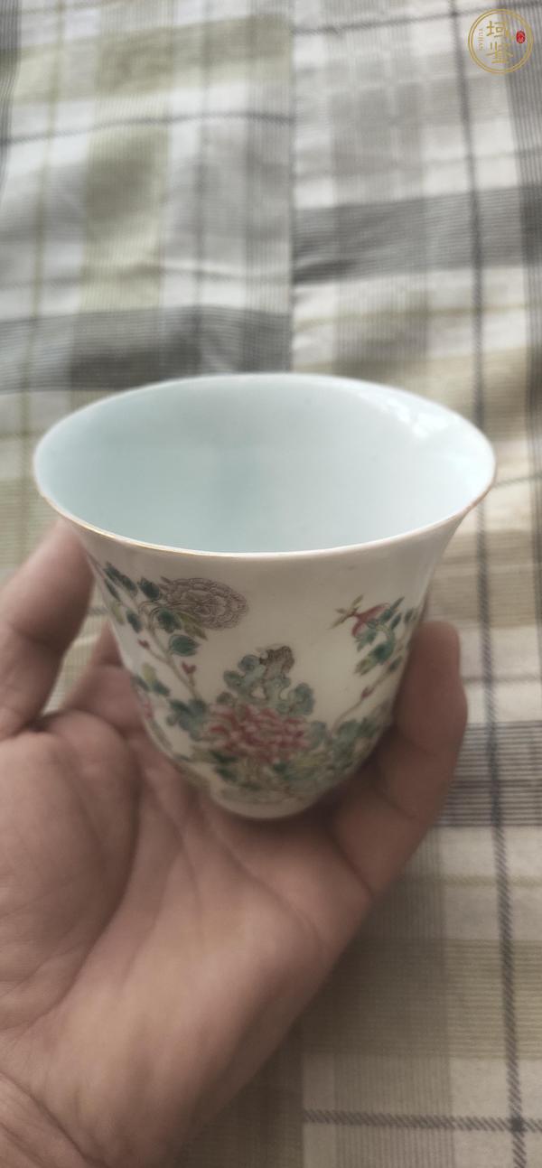古玩陶瓷粉彩花卉紋鈴鐺杯真品鑒賞圖