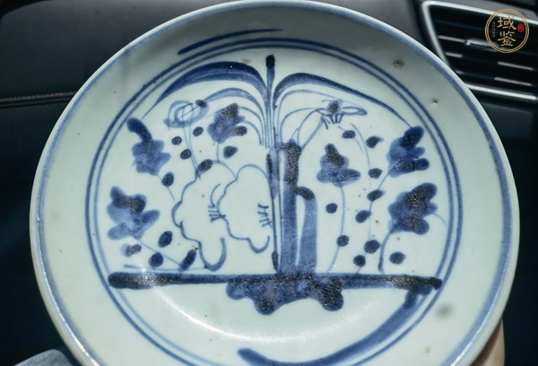 古玩陶瓷青花花卉紋盤真品鑒賞圖