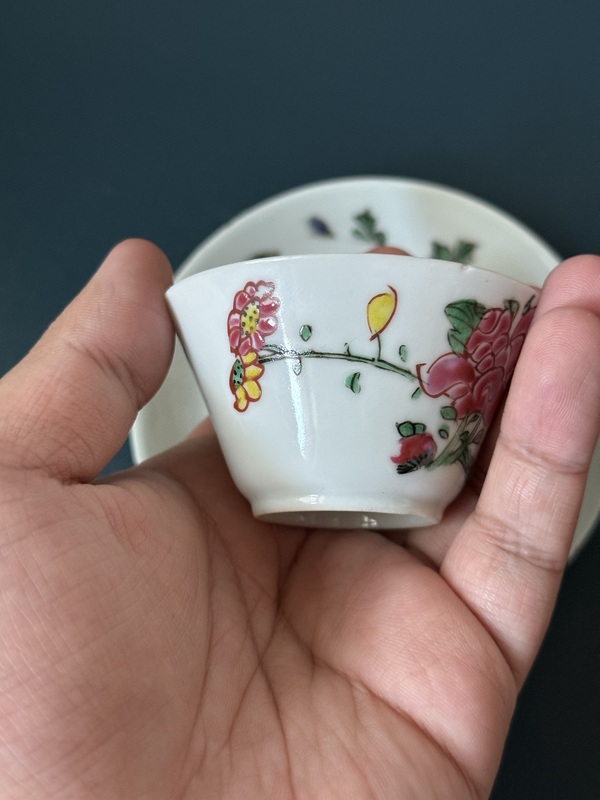古玩陶瓷清·雍正粉彩蝶戀花杯碟套拍賣，當前價格2400元