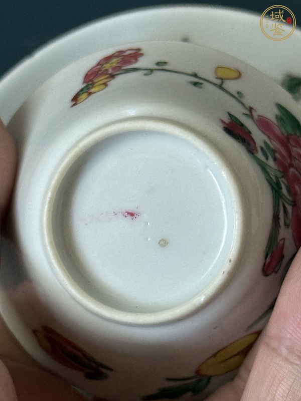 古玩陶瓷花鳥蝶紋彩杯盤真品鑒賞圖