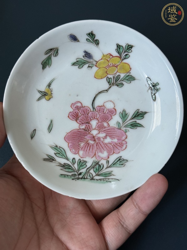 古玩陶瓷花鳥蝶紋彩杯盤真品鑒賞圖