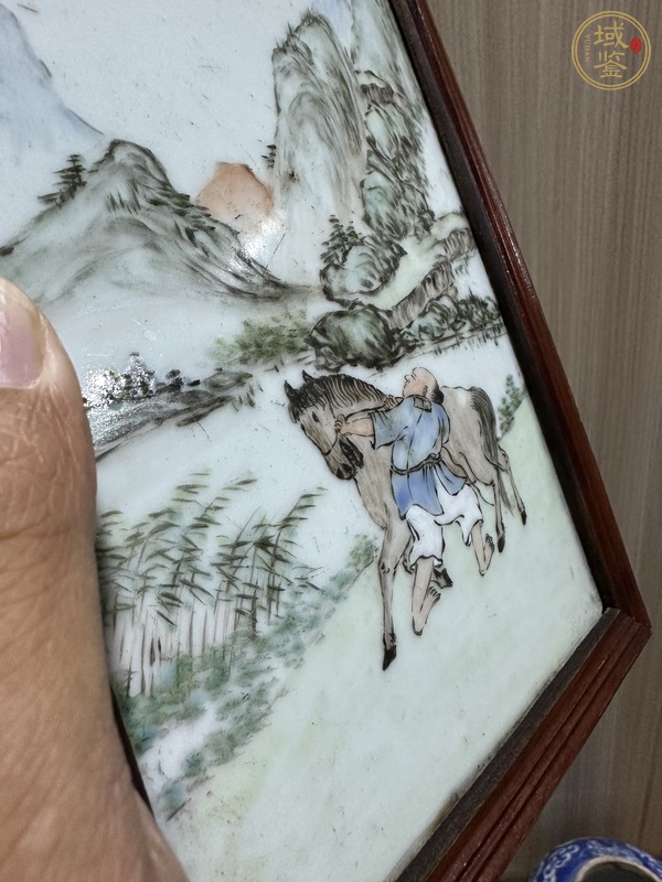 古玩陶瓷淺降彩人物故事紋瓷板畫真品鑒賞圖
