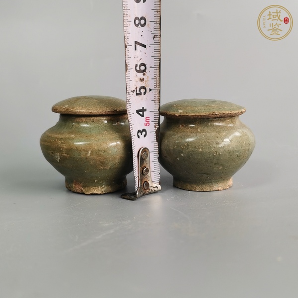 古玩陶瓷龍泉窯青釉蓋罐真品鑒賞圖