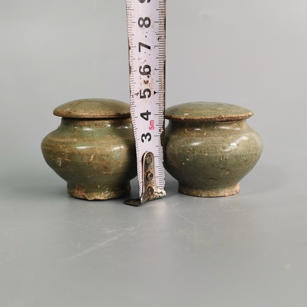 古玩陶瓷明代龍泉窯青釉蓋罐一對拍賣，當(dāng)前價(jià)格79元