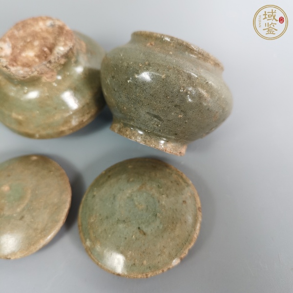 古玩陶瓷龍泉窯青釉蓋罐真品鑒賞圖