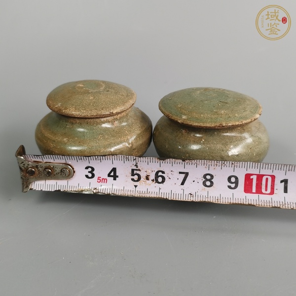 古玩陶瓷龍泉窯青釉蓋罐真品鑒賞圖