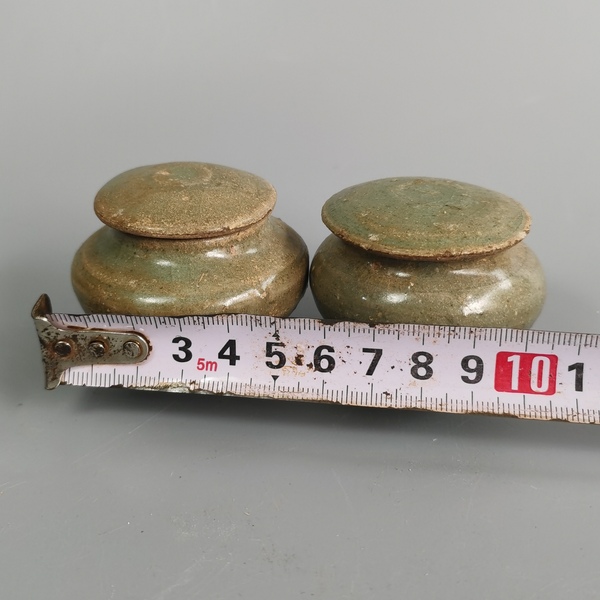 古玩陶瓷明代龍泉窯青釉蓋罐一對拍賣，當(dāng)前價(jià)格79元