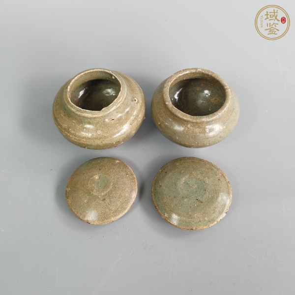 古玩陶瓷龍泉窯青釉蓋罐真品鑒賞圖