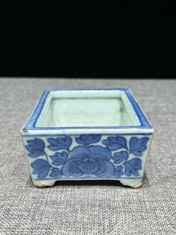 古玩陶瓷清·嘉道青花牡丹水仙盆拍賣，當前價格1990元