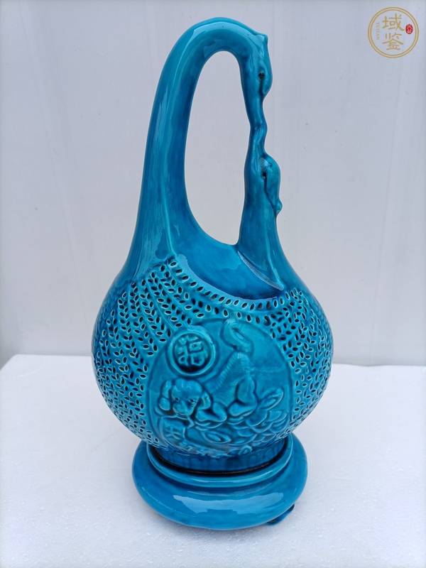 古玩孔雀藍(lán)釉鏤空瓶真品鑒賞圖