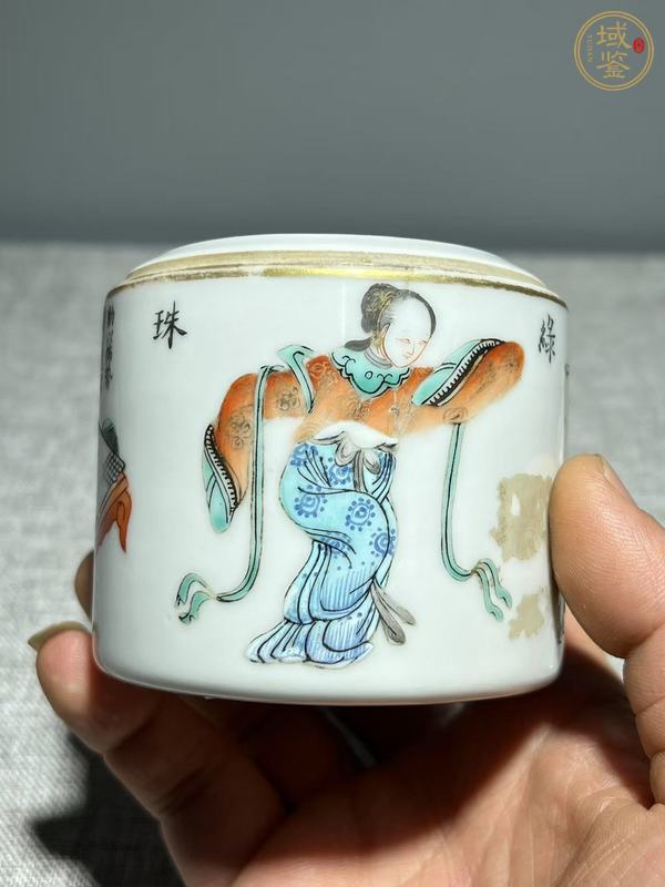 古玩陶瓷粉彩無雙普人物蓋盒真品鑒賞圖