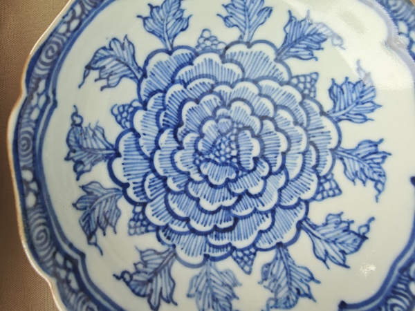 古玩陶瓷青花盤拍賣,當(dāng)前價格8000元