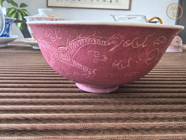 古玩陶瓷胭脂紅椎拱龍紋碗真品鑒賞圖