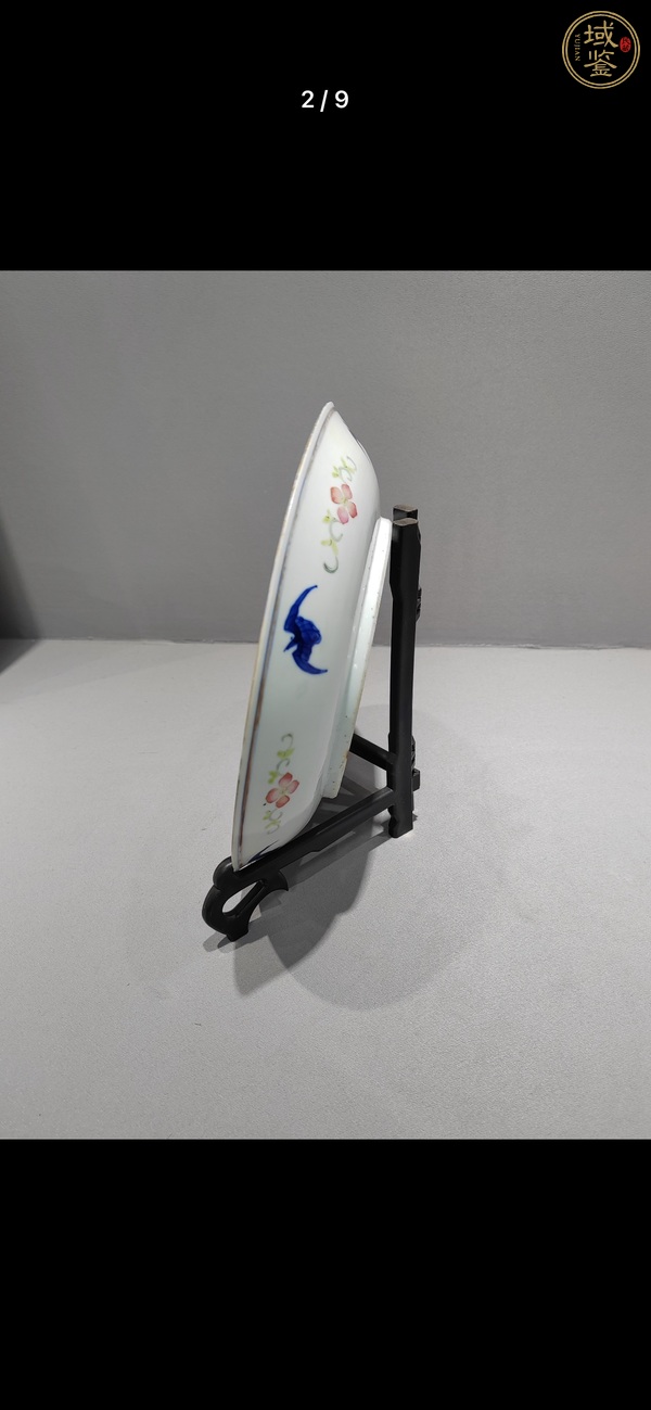 古玩陶瓷青花加彩纏枝花卉盤真品鑒賞圖