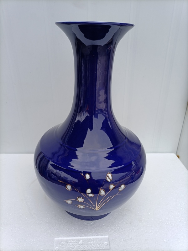 古玩陶瓷藍(lán)釉描金花卉紋瓶拍賣，當(dāng)前價(jià)格1300元